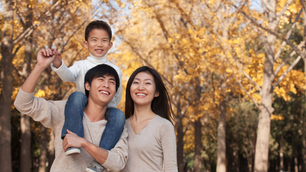 Happy Family with hypnotherapy self-hypnosis